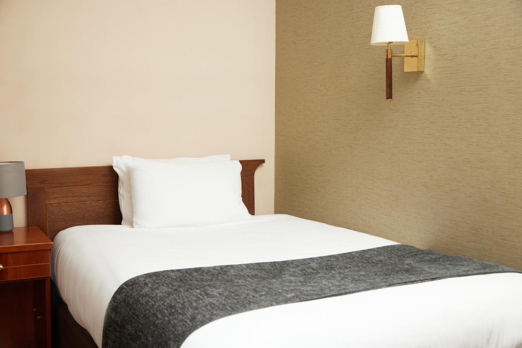 Kings Arms Hotel By Greene King Inns Westerham Bagian luar foto