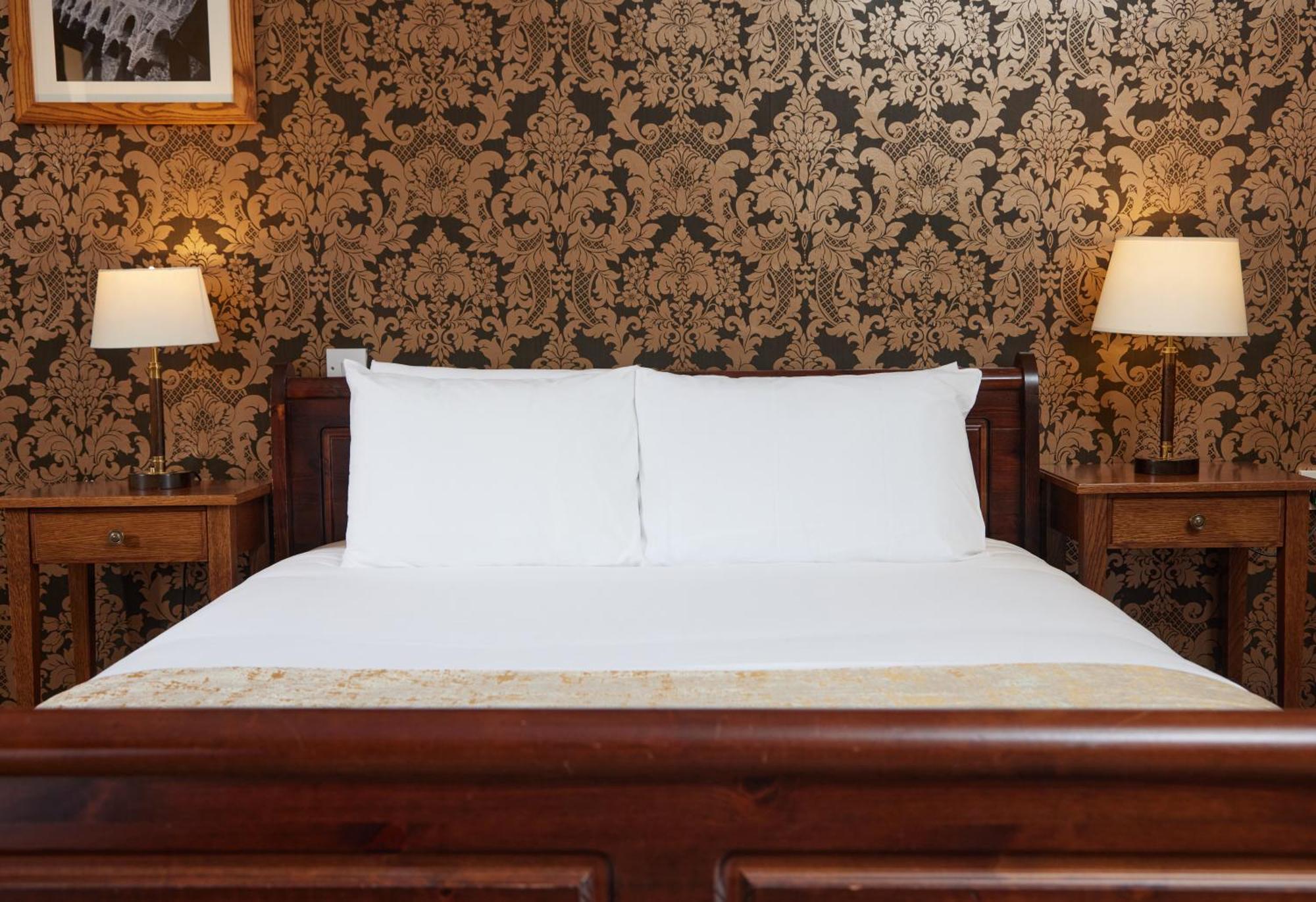 Kings Arms Hotel By Greene King Inns Westerham Bagian luar foto